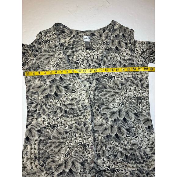 Chicos Womens Top Shirt Blouse Size 2 US 12 White Black and Gray Feather Pattern - Picture 5 of 6